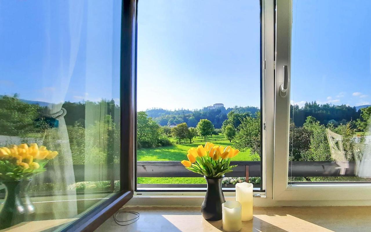 Deerwood Villa-Modern Cozy Apartment With Castle View Bled Extérieur photo