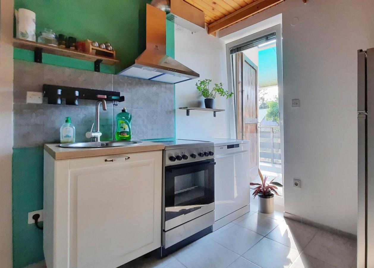 Deerwood Villa-Modern Cozy Apartment With Castle View Bled Extérieur photo